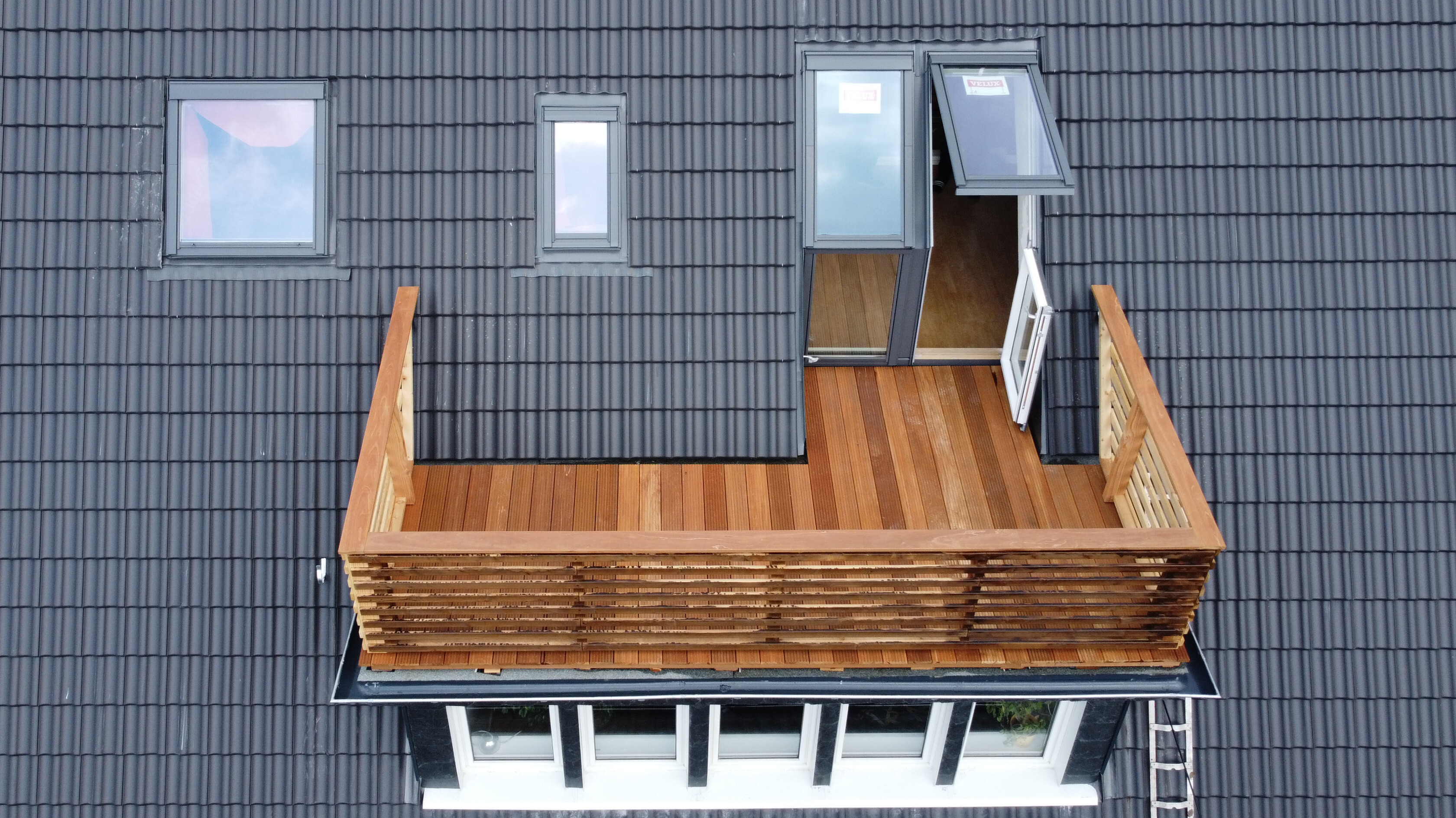 Detail: Übergang zwischen Balkon und Dachfläche